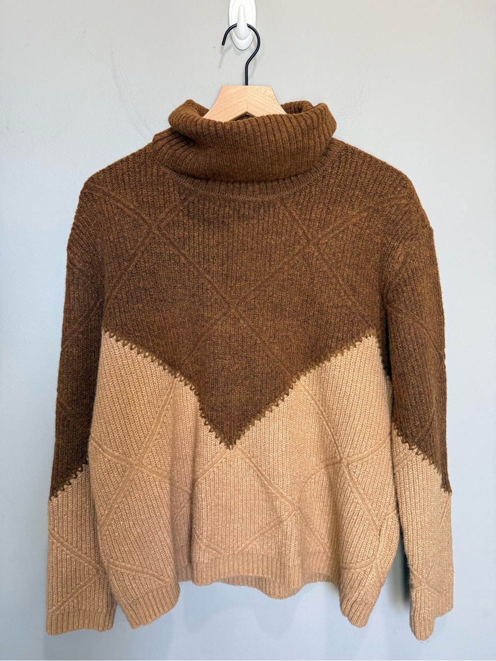 Hyacinth House Tan Brown Diamond Demi Turtleneck Sweater Small